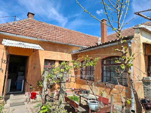 Eladó családi ház, Pocsajon 9.5 M Ft, 2+1 szobás