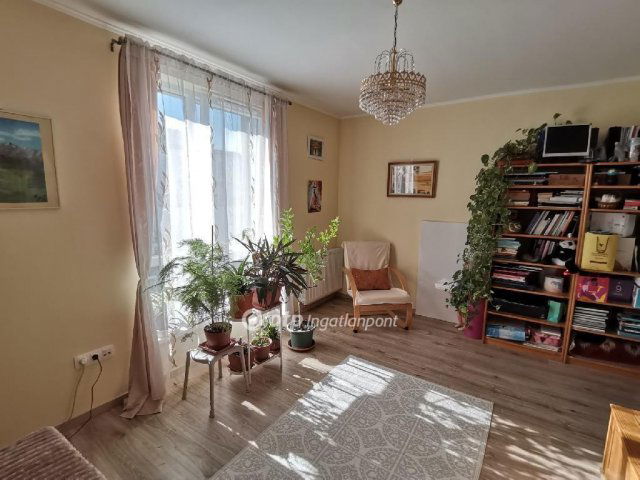 Eladó téglalakás, Budapesten, XIV. kerületben 145 M Ft, 4 szobás