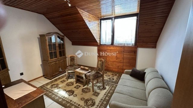 Eladó családi ház, Kistarcsán 125 M Ft, 5 szobás