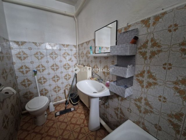 Eladó családi ház, Szászváron 9.99 M Ft, 2 szobás