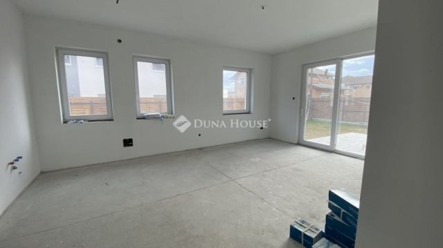 Eladó téglalakás, Dunaharasztin 95.933 M Ft, 3 szobás