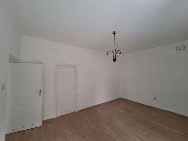 Eladó téglalakás, Veszprémben 53.9 M Ft, 3 szobás