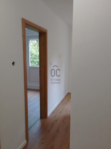 Eladó panellakás, Pécsett 54.9 M Ft, 2 szobás