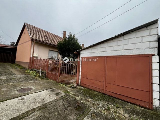 Eladó családi ház, Mecseknádasdon 28 M Ft, 3 szobás