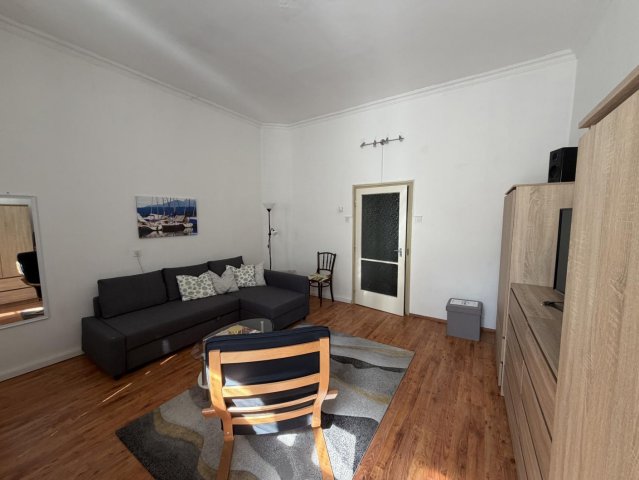 Kiadó családi ház, albérlet, Tatán 170 E Ft / hó, 1 szobás