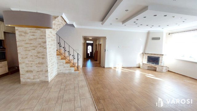 Eladó családi ház, Debrecenben 145 M Ft, 6 szobás