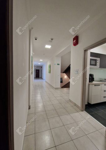 Eladó hotel, Komáromban 782 M Ft, 28 szobás