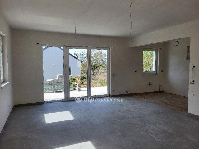 Eladó családi ház, Balatonszemesen 89 M Ft, 5 szobás