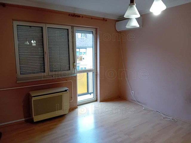 Eladó téglalakás, Siófokon 57 M Ft, 2 szobás