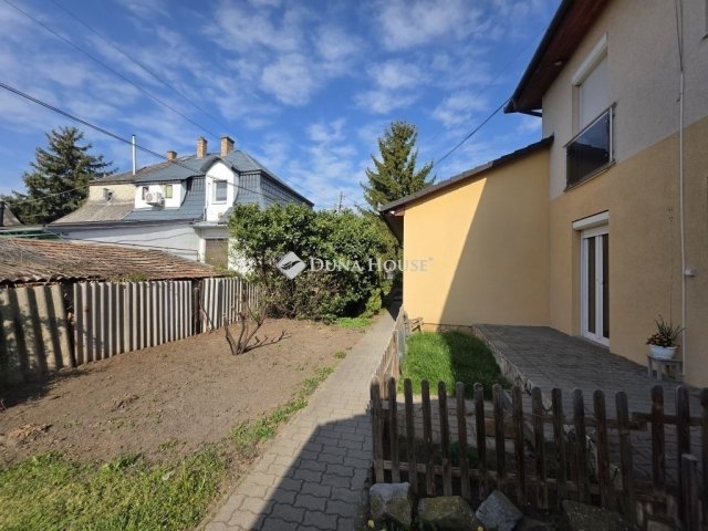 Eladó téglalakás, Gyömrőn 74 M Ft, 3 szobás