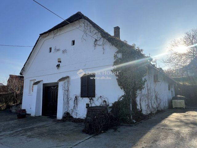 Eladó ipari ingatlan, Szekszárdon 95 M Ft / költözzbe.hu