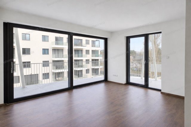 Eladó téglalakás, Siófokon 126.9 M Ft, 2 szobás