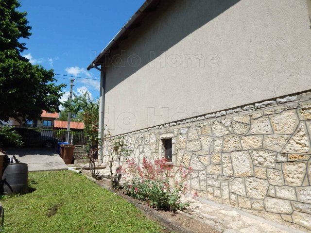 Eladó családi ház, Balatonfüreden 83 M Ft, 16 szobás