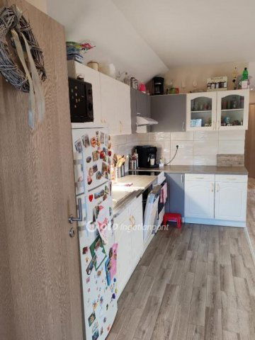 Eladó családi ház, Gyenesdiáson 185 M Ft, 8 szobás