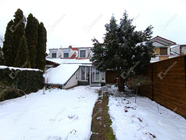 Eladó családi ház, Szegeden 99.9 M Ft, 4 szobás