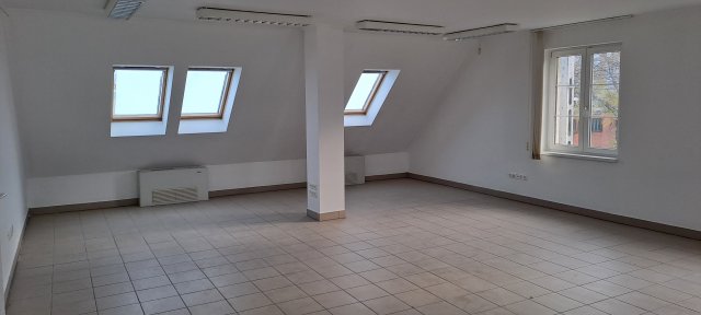 Kiadó iroda, Budapesten, IV. kerületben 250 E Ft / hó