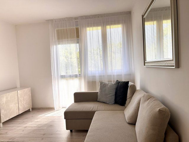 Kiadó téglalakás, albérlet, Komáromban 180 E Ft / hó, 2 szobás