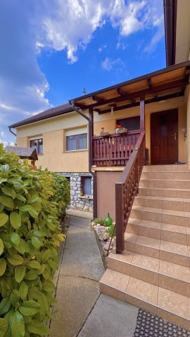 Eladó családi ház, Bonyhádon 89.9 M Ft, 4 szobás