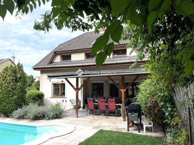 Eladó családi ház, Fóton 229 M Ft, 7 szobás