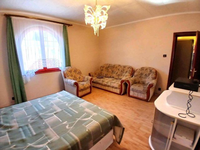 Kiadó családi ház, albérlet, Debrecenben 500 E Ft / hó