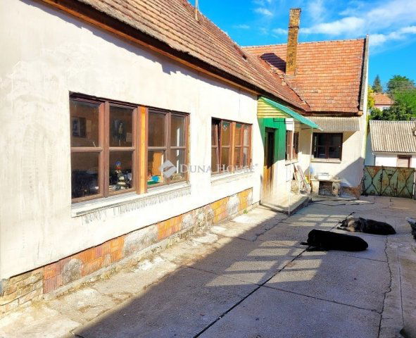 Eladó családi ház, Dunaszekcsőn 21 M Ft, 3 szobás