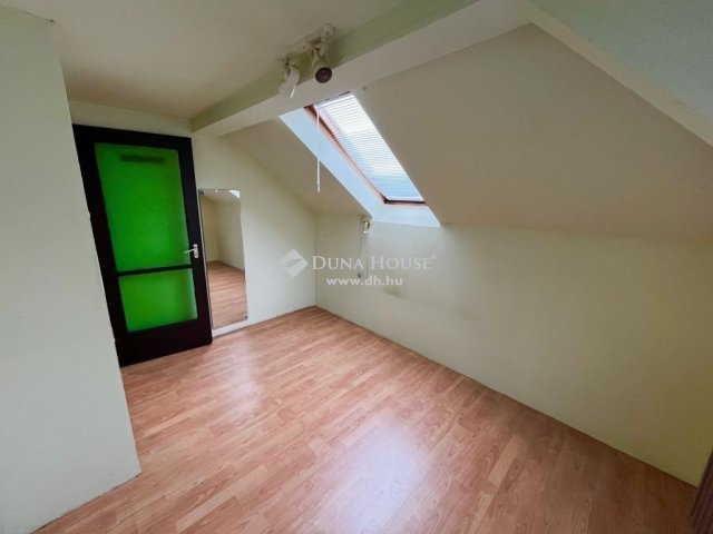 Eladó családi ház, Székesfehérvárott 89.9 M Ft, 4 szobás