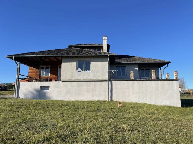 Eladó családi ház, Berkenyén 100.99 M Ft, 4 szobás