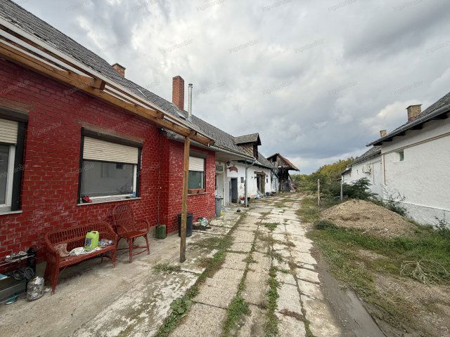Eladó családi ház, Nábrádon 20 M Ft, 2+1 szobás
