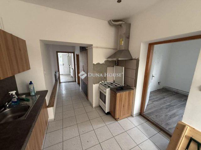 Eladó ikerház, Mosonmagyaróváron 44.99 M Ft, 2 szobás