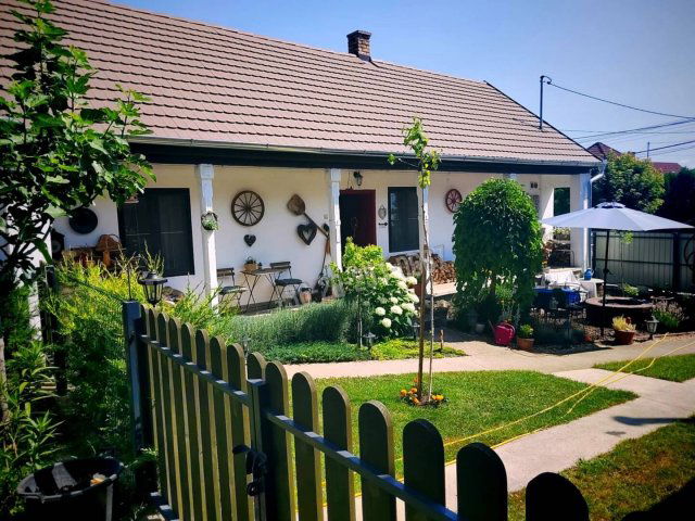Eladó családi ház, Sombereken 49.9 M Ft, 4 szobás
