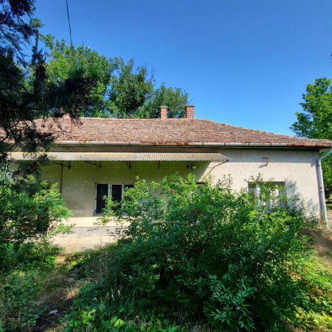 Eladó iroda, Tetétlenen 5.8 M Ft, 3+1 szobás