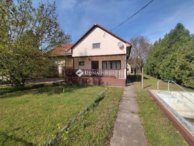 Eladó családi ház, Cegléden 89.5 M Ft, 3 szobás
