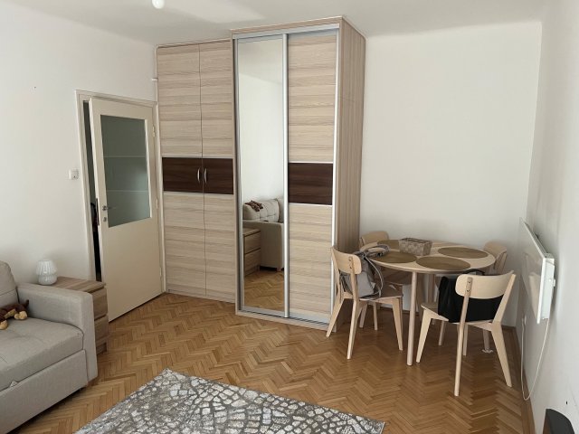 Kiadó téglalakás, albérlet, XII. kerületben, Kútvölgyi úton