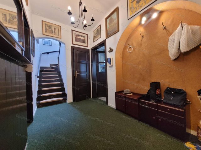 Eladó családi ház, Kerepesen 140 M Ft, 5+1 szobás