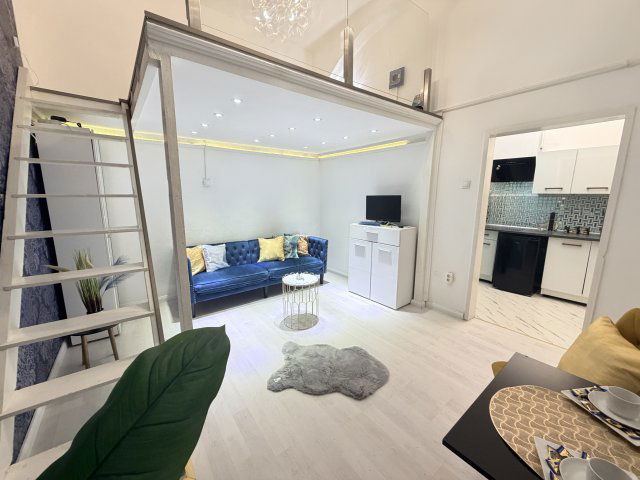 Eladó téglalakás, Budapesten, VI. kerületben 48.9 M Ft, 1 szobás