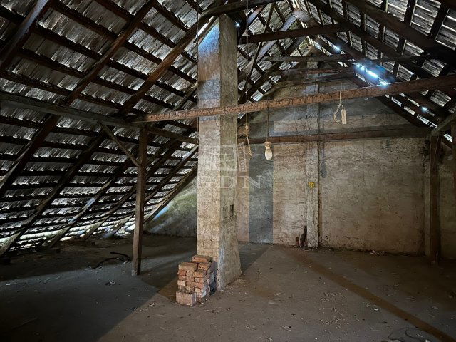 Eladó téglalakás, Vácon 18.5 M Ft, 2+1 szobás