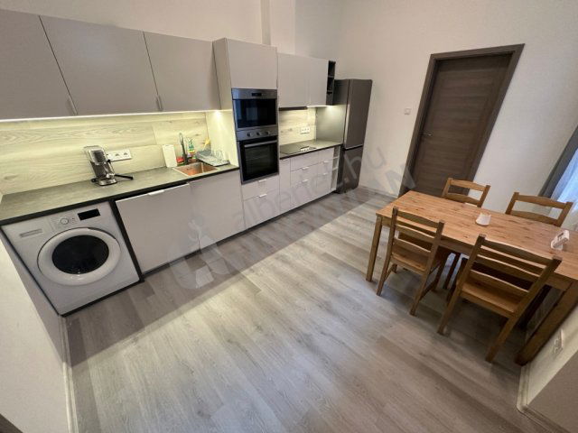 Kiadó téglalakás, albérlet, VII. kerületben, Dob utcában