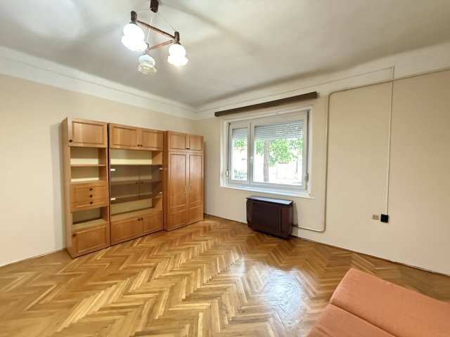 Kiadó téglalakás, albérlet, Szolnokon 100 E Ft / hó, 1 szobás