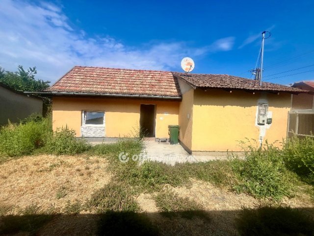 Eladó családi ház, Jászberényben 18.99 M Ft, 2 szobás