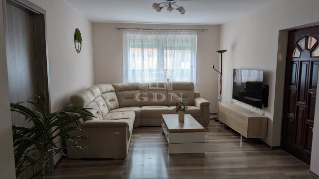 Eladó családi ház, Siófokon 115 M Ft, 6 szobás