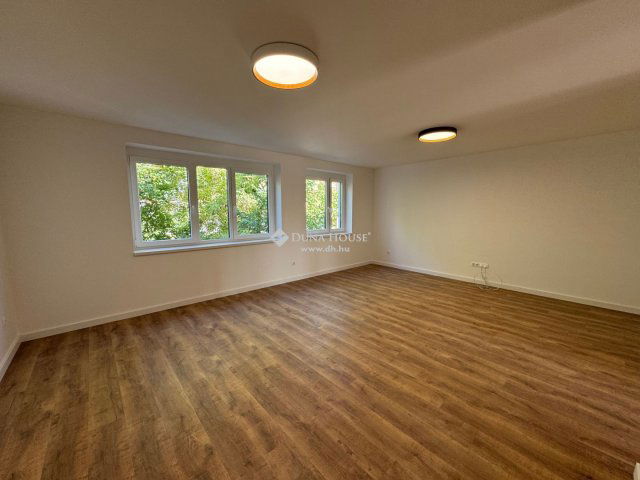 Eladó téglalakás, Nyíregyházán 75 M Ft, 3 szobás