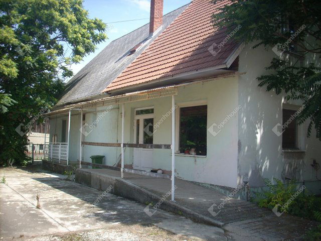Eladó családi ház, Békésen 40 M Ft, 4 szobás