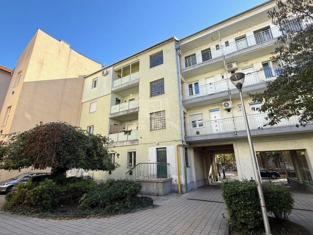 Eladó téglalakás, Kecskeméten 43.9 M Ft, 2 szobás