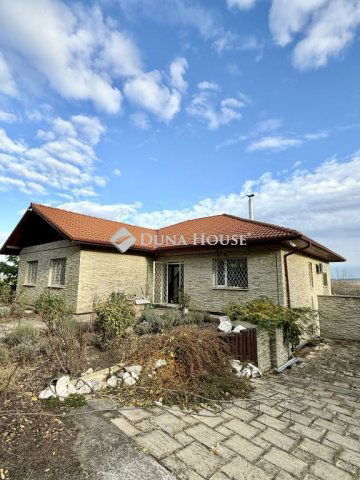 Eladó családi ház, Csomádon 147 M Ft, 4 szobás