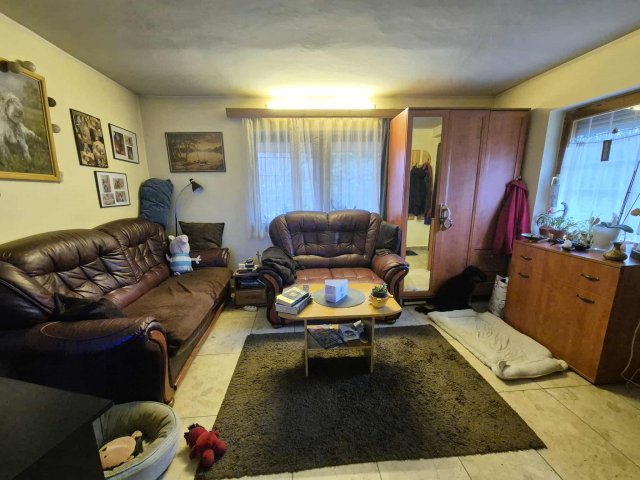 Eladó családi ház, Pécsett, Szüret utcában 26.5 M Ft, 1 szobás