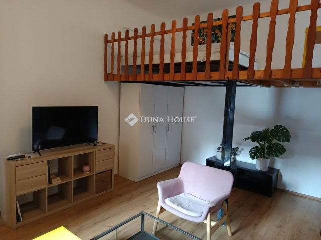 Kiadó téglalakás, albérlet, VII. kerületben, Klauzál téren