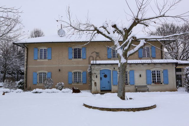 Eladó családi ház, Isaszegen 699 M Ft, 8 szobás