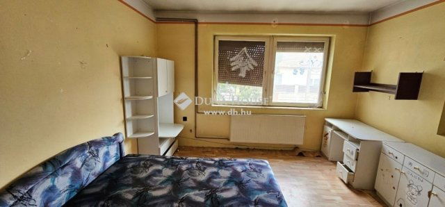 Eladó családi ház, Tápiószecsőn 45.9 M Ft, 5 szobás