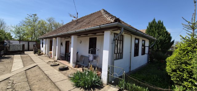 Eladó családi ház, Berzéken 7.9 M Ft, 2 szobás