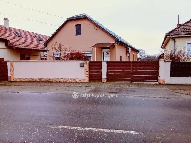 Eladó családi ház, Nyírbátorban 63 M Ft, 3 szobás